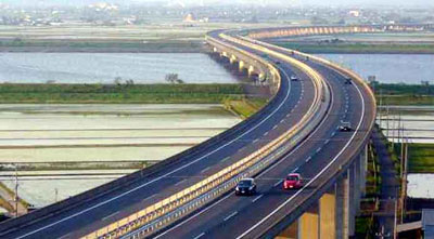 যোগাযোগ অবকাঠামো খাতে বরাদ্দ সর্বোচ্চ।।   