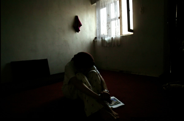 তিন সন্তানকে হত্যা করে যুক্তরাষ্ট্রে এক মায়ের আত্মহুতির চেষ্টা......