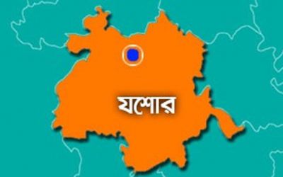 সন্ত্রাসীদের হামলায় যশোরেরে শার্শায় আওয়ামিলীগ প্রার্থীর গাড়ি ভাঙচুর ।।