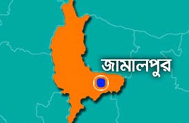 যমুনা নদীর বাহাদুরাবাদ ঘাট ও বালাসী ঘাটের মধ্যে ফেরী চালুর দাবিতে জামালপুরে মানববন্ধন ।।