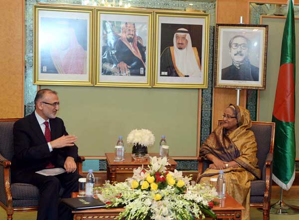 ইসলামী উন্নয়ন ব্যাংকের সুদের হার কমানোর অনুরোধ জানিয়েছেন প্রধানমন্ত্রী।।