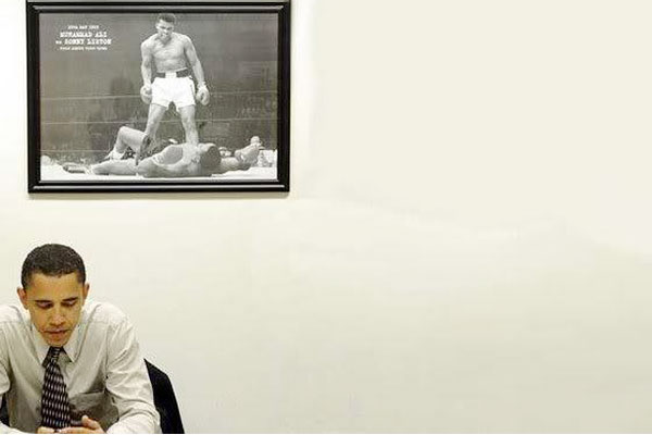 কৃষ্ণাঙ্গ আলীকে শ্রদ্ধা বারাক ওবামার