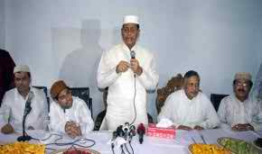 এতিমদের সঙ্গে জাতীয় পার্টির চেয়ারম্যান এরশাদের ইফতার...