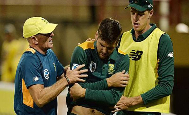 ত্রিদেশীয় সিরিজ থেকে ছিটকে গেলেন রুশো