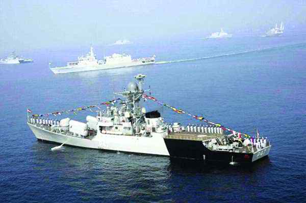 বিরোধপূর্ণ দীপপুঞ্জের কাছে চীনা যুদ্ধ জাহাজ ।। কড়া প্রতিবাদ জানাল জাপান....