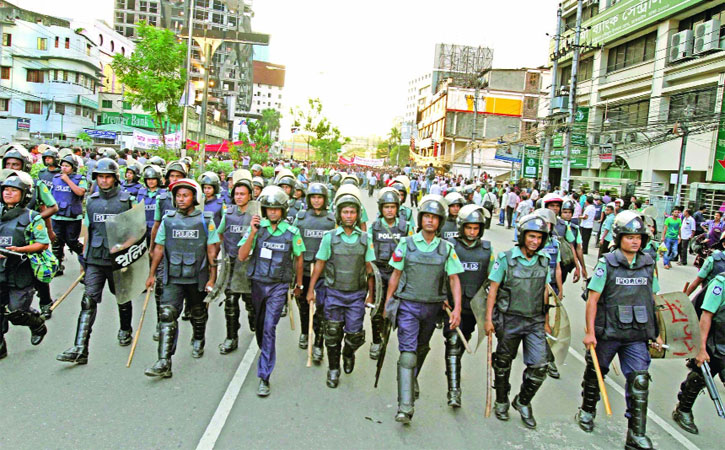 দেশজুড়ে পুলিশের সাঁড়াশি অভিযান ।। হাজারেরও বেশি অপরাধী আটক