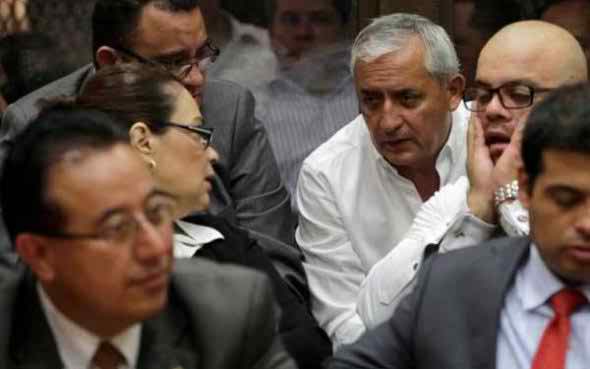 হেলিকপ্টার 'উপহার' দিয়ে গ্রেফতার গুয়াতেমালার দুই সাবেক মন্ত্রী