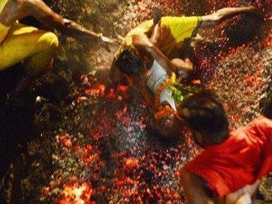 প্রথা মানতে গিয়ে পিতা-পুত্র দুজনকেই আগুনে পুড়তে হল