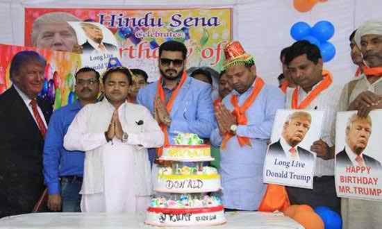 মার্কিন প্রেসিডেন্ট পদপ্রার্থী ট্রাম্পের জন্মদিন পালন করল 'হিন্দু সেনা'