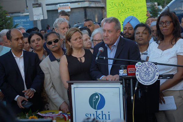 ফ্লোরিডা হত্যাকাণ্ডের প্রতিবাদে নিউইয়র্কে সভা ।। মুসলিম অধ্যুষিত এলাকার নিরাপত্তা জোরদার