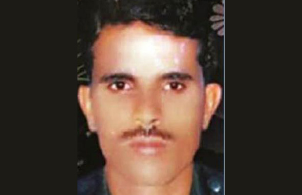 মৃত ঘোষণার ৪ বছর পর বাড়িতে সৈনিক ।।