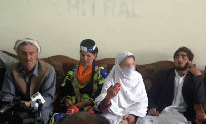 পাকিস্তানে কালাশ গোত্রের এক কিশোরির মুসলিম হওয়াকে কেন্দ্র করে সংঘর্ষ