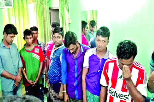 চাঁপাইনবাবগঞ্জে ফাহিমের লাশ দাফন.....