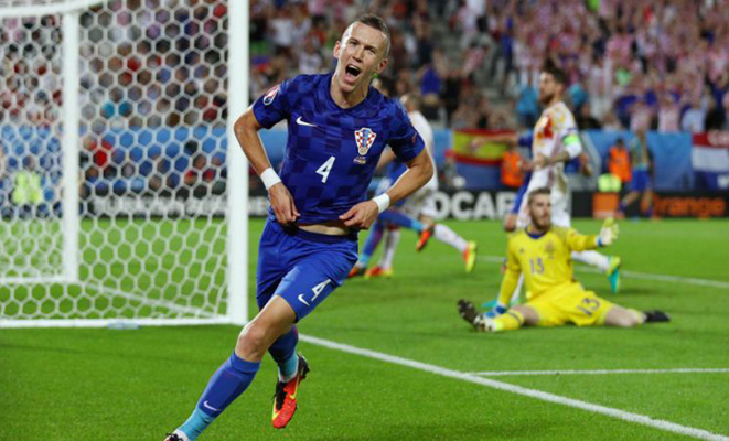 ইউরোকাপ ফুটবল ।। ক্রোয়েশিয়ার কাছে ২-১ গোলের হেরে গেল স্পেন