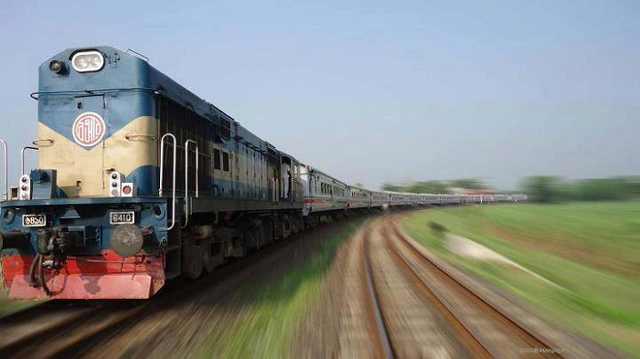 ঘরমুখী মানুষের সুবিধার্থে রেল কর্মকর্তা-কর্মচারীদের ঈদের ছুটি বাতিল.....