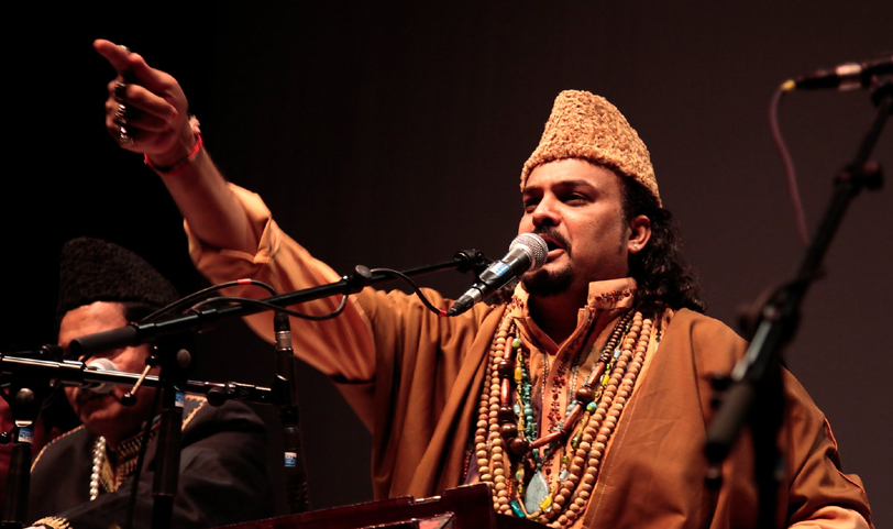 পাকিস্তানের বিখ্যাত কাওয়ালী গায়ক আমজাদ সাবরি সন্ত্রাসীদের গুলিতে নিহত