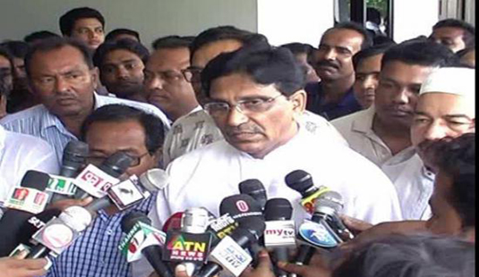 আতঙ্কিত হবেন না, আপনাদের নিরাপত্তা আমরাই দিব ।। ঢাকার রামকৃষ্ণ মঠে আওয়ামিলীগ নেতৃবৃন্দ......