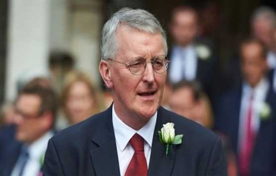 ইইউ থেকে ব্রেক্সিটের ধাক্কায় ছায়া মন্ত্রীসভা থেকে হিলারি বরখাস্ত....