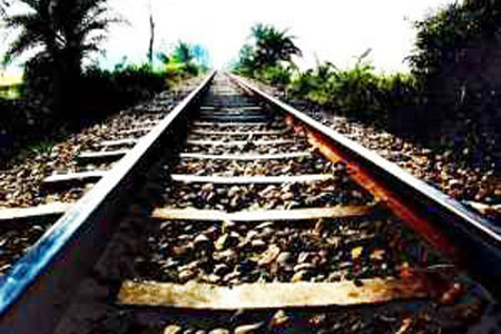 রাজশাহীর গোরহাঙ্গা রেলগেটে ট্রেনে কাটা পড়ে অজ্ঞাত পরিচয় এক বৃদ্ধের (৬৫) মৃত্যু