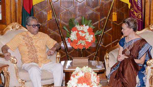 বাংলাদেশে আরও বিনিয়োগের জন্য ডেনমার্কের প্রতি রাষ্ট্রপতির আহবান ।।