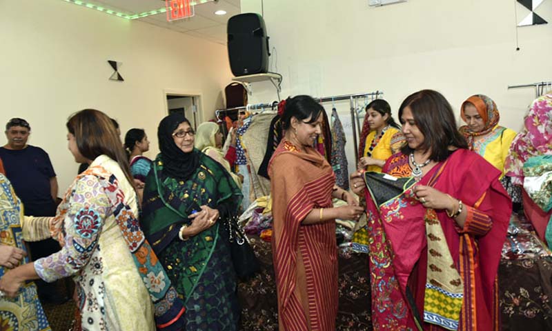 যুক্তরাষ্ট্রের নিউ ইয়র্কসহ বিভিন্ন অঙ্গরাজ্যে জমে উঠেছে ঈদের বাজার