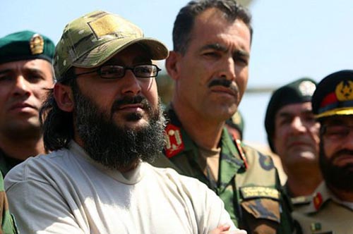 পাকিস্তানের সাবেক প্রধানমন্ত্রী পুত্র হায়দার গিলানীকে ২ বছর শিকলে বেঁধে রেখেছিল আল-কায়েদা জঙ্গীরা....