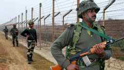 লালমনিরহাট সীমান্তে গরু পারাপার এর সময় এক বাংলাদেশিকে ধরে নিয়ে গেছে ভারতীয় বিএসএফ ।।