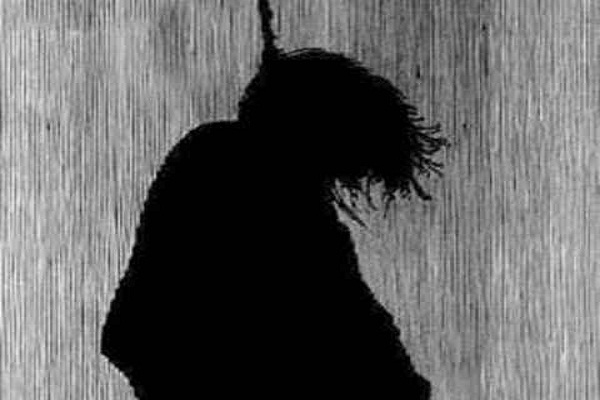 অনলাইন জালিয়াতির খপ্পরে পড়ে ১১ লাখ রুপি খুইয়ে আত্মহত্যা এক ভারতীয় মহিলার