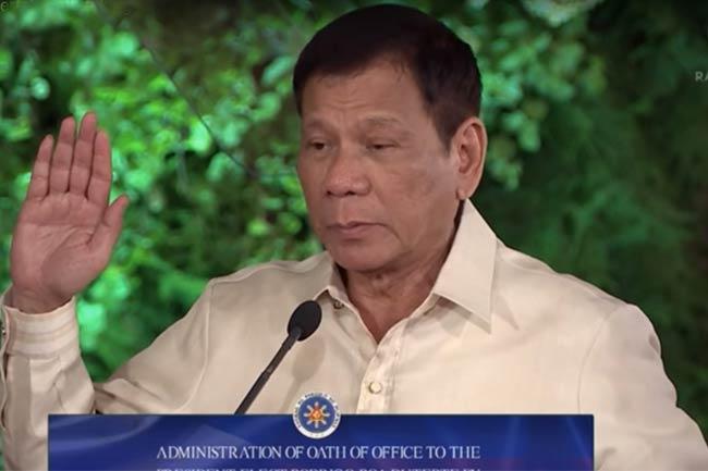 ফিলিপাইনের প্রেসিডেন্ট হিসেবে শপথ নিলেন দুতের্তে