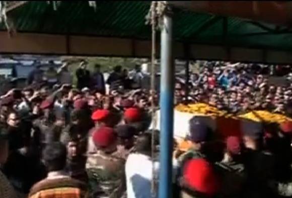 কাশ্মীরে পামপোর হামলায় মৃত শহিদকেও জাত নিয়ে প্রশ্ন!!