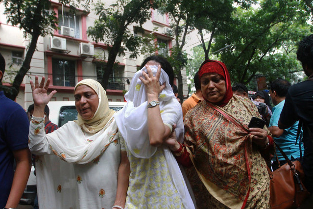 গুলশানে জঙ্গীহানা ।। সেহরিতে মাছ ও চিংড়ি পরিবেশন করতে বলেছিল বন্দুকধারীরা....