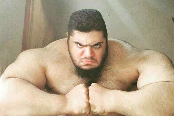 আইএস-এর বিরুদ্ধে প্রবল বিক্রমে রুখে দাঁড়াতে ইরানি বাহিনীর সঙ্গে যোগ দিয়েছেন সাজাদ গারিবি ।।