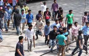 নারায়ণগঞ্জের কাঁচপুরে একটি যাত্রীবাহী বাস খাদে পড়ে চারজন নিহত