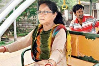 সাবাস বাঙ্গালী নারী !! ছেলেকে ডক্টরেট করাতে রিক্সাচালকের ভূমিকায় মা!...