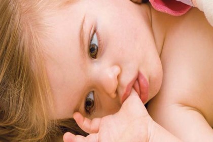 বৃদ্ধাঙুল চোষা শিশুদের এলার্জি ঝুঁকি কম