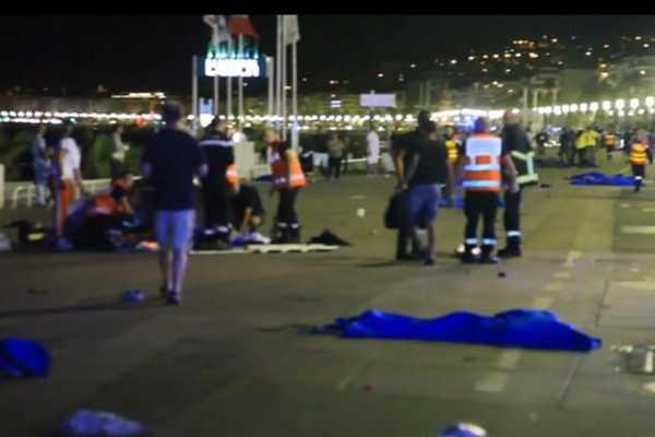 আইসক্রিম বিক্রেতা সেজে পুলিশকে ফাঁকি দিয়েছিল ফ্রান্স হামলার খলনায়ক সেই ঘাতক ট্রাকচালক ।।