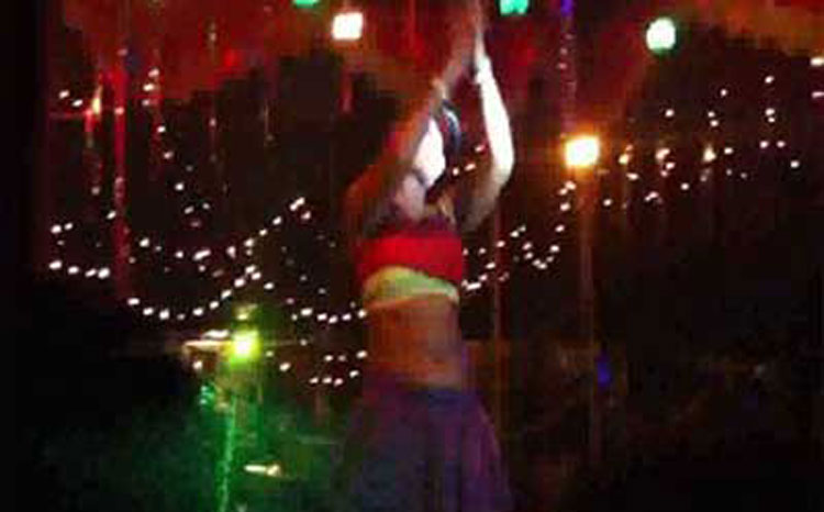 বিয়েবাড়িতে 'অশ্লীল' নাচের আসর, প্রতিবাদে গুলি আহত ২