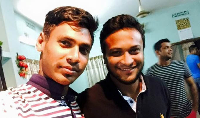 ইংল্যান্ডের উদ্দেশে দেশ ছাড়লেন ক্রিকেটার সাকিব-মোস্তাফিজ।।   
