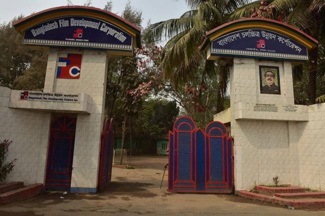 চলচ্চিত্র শিল্পী সমিতির নির্বাচনের ভোট ফের গণনা,ফল প্রকাশ আগামীকাল সন্ধ্যায়।।