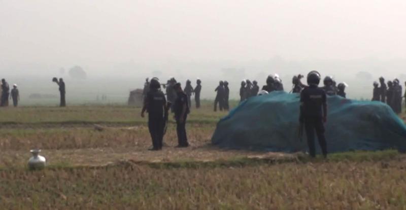 রাজশাহীর গোদাগাড়ীর জঙ্গি আস্তানা থেকে বোমা ও পিস্তল উদ্ধার।।   