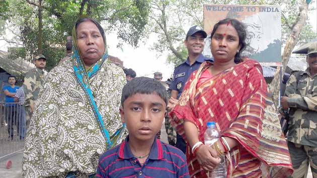 দীর্ঘ কারাবাসের পর শিশুসহ দুই ভারতীয় নারীকে স্বদেশে ফেরত ।।   