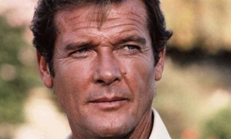 মারা গেলেন জনপ্রিয় চলচ্চিত্র সিরিজ জেমস বন্ড অভিনেতা স্যার রজার মুর।।   