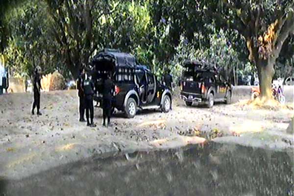 চাঁপাইনবাবগঞ্জ থেকে দুর্ধর্ষ প্রকৃতির ৩ জঙ্গিকে আটক করল র‍্যাব ।।