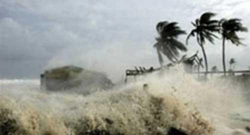 প্রবল ঘূর্ণিঝড়ের রূপ নিয়েছে 'মোরা' কক্সবাজারের ৪০ গ্রাম প্লাবিত।।