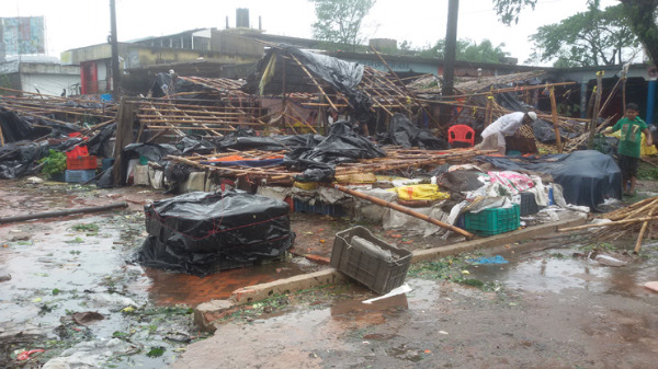 ঘূর্ণিঝড় মোরায় ক্ষতিগ্রস্ত লামা উপজেলার ২ হাজার পরিবার এখনও কোনো সহায়তা পায়নি।।   