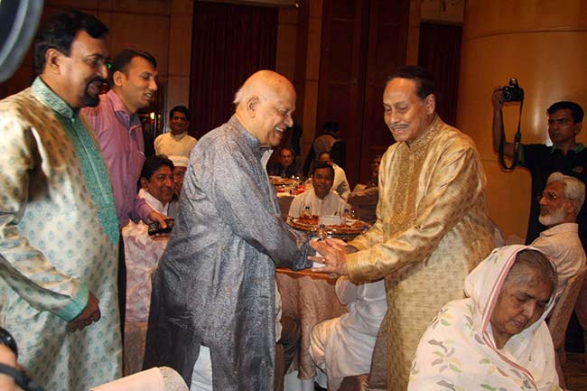 সব ধর্মের মানুষের সহাবস্থান সমুন্নত করার আহ্বান এরশাদের