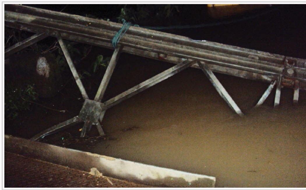 খাগড়াছড়ির দীঘিনালায় সেতু ভেঙ্গে যোগাযোগ সম্পূর্ণবন্ধ।।