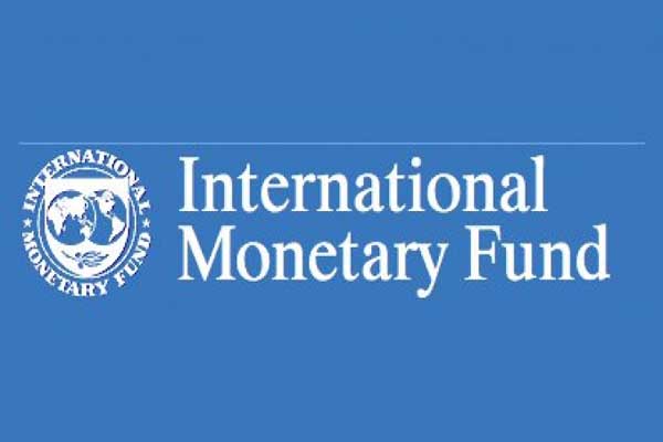 বাংলাদেশে এবার প্রবাসী আয় বা রেমিট্যান্স কমে যাওয়ার আশঙ্কা করছে আইএমএফ