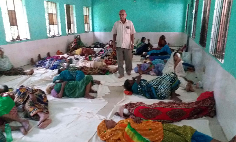 টাঙ্গাইলে বিনামূল্যে ৩শ রোগীর রোগীর চোখের ছানি অপারেশন।।   