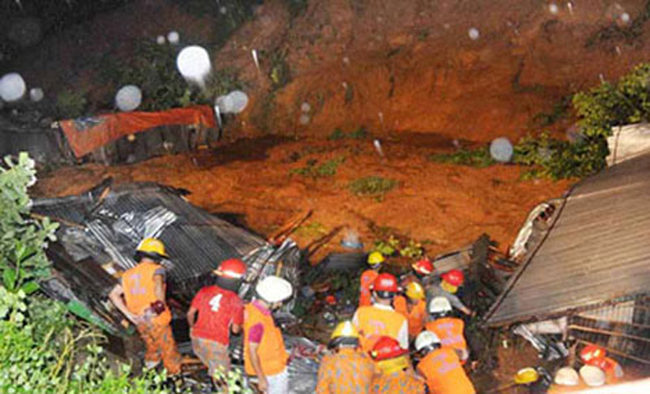 প্রবল বর্ষণ ও পাহাড় ধসে বিপর্যস্ত রাঙামাটিতে নিখোঁজ আরও দুইজনের মরদেহ উদ্ধার ।। এপর্যন্ত মৃতের সংখ্যা বেড়ে দাঁড়াল ১৫২